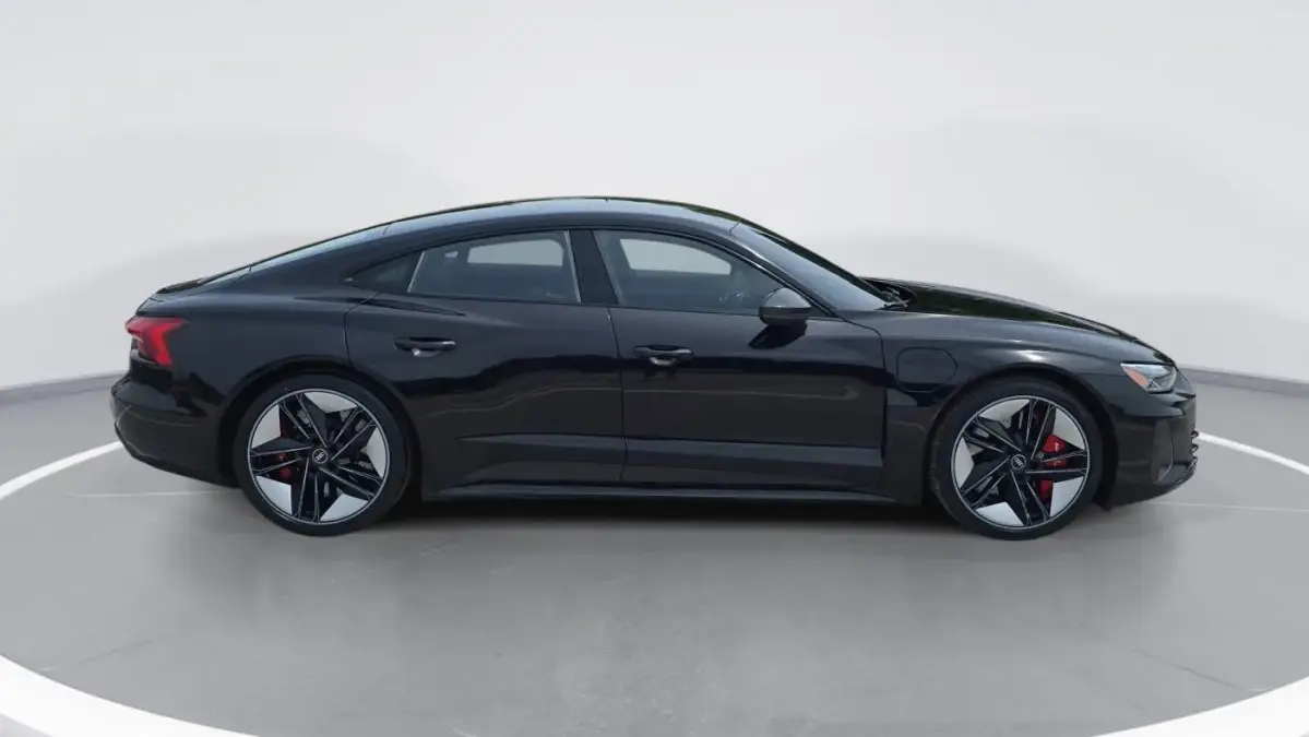 2022 Audi RS e-tron GT - Images - 2