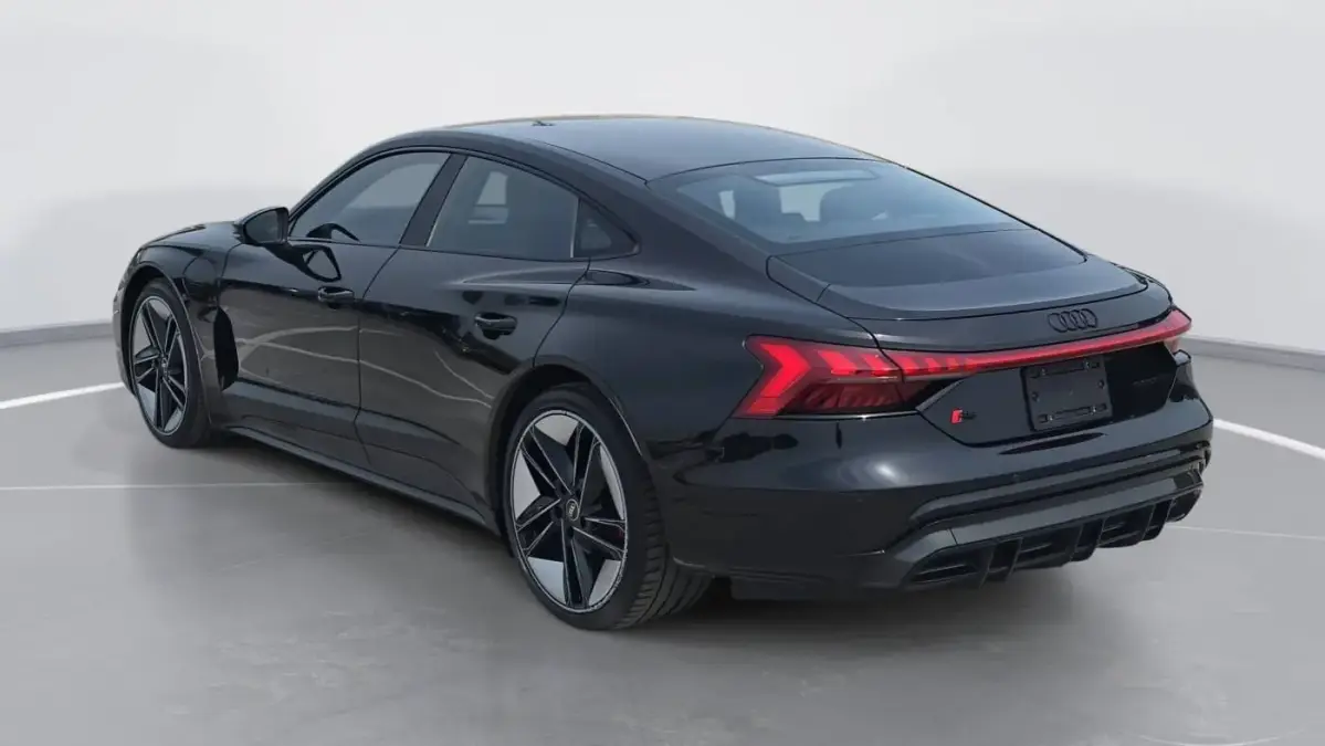 2022 Audi RS e-tron GT - Images - 5