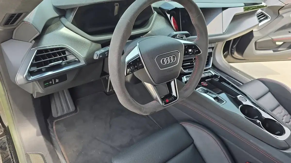 2022 Audi RS e-tron GT - Images - 15