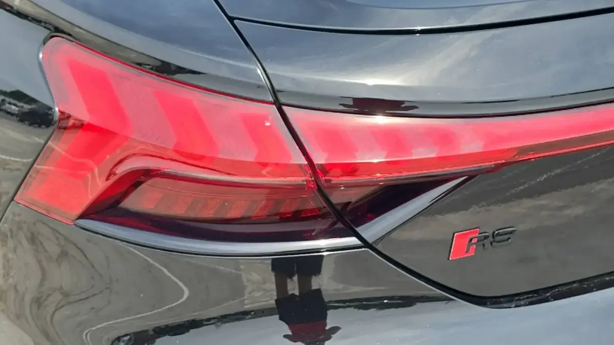 2022 Audi RS e-tron GT - Images - 35