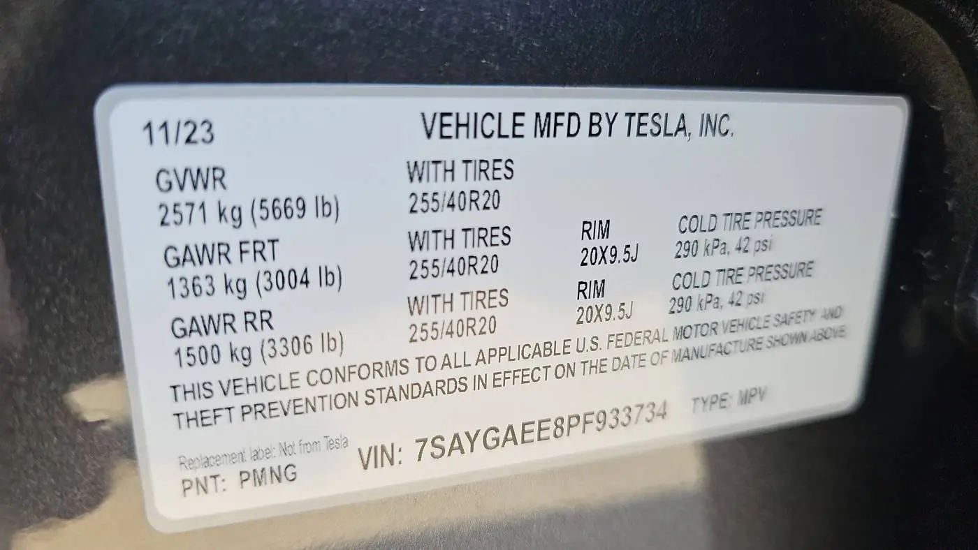 2023 Tesla Model Y 7SAYGAEE8PF933734