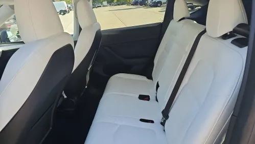 2023 Tesla Model Y 7SAYGAEE8PF933734