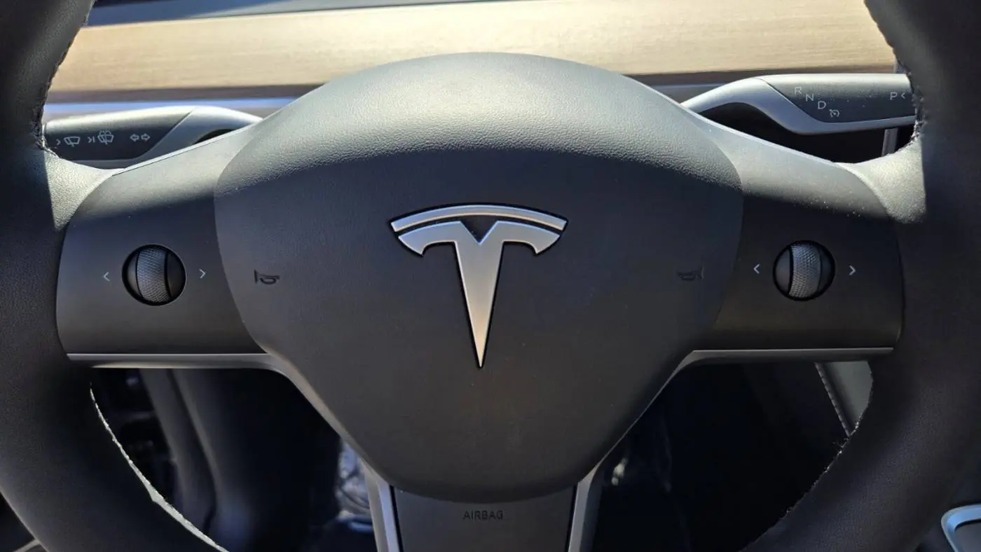 2023 Tesla Model Y 7SAYGDEE0PA144802
