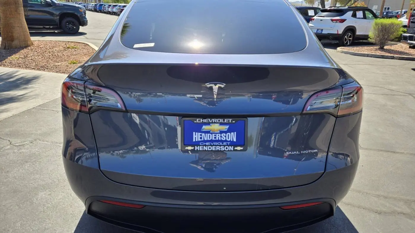 2023 Tesla Model Y 7SAYGDEE0PA144802