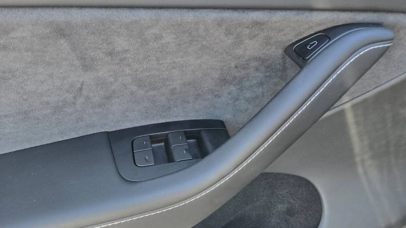 2023 Tesla Model Y 7SAYGDEE0PA144802