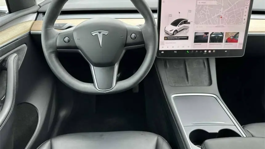 2023 Tesla Model Y 7SAYGDEE3PA051854