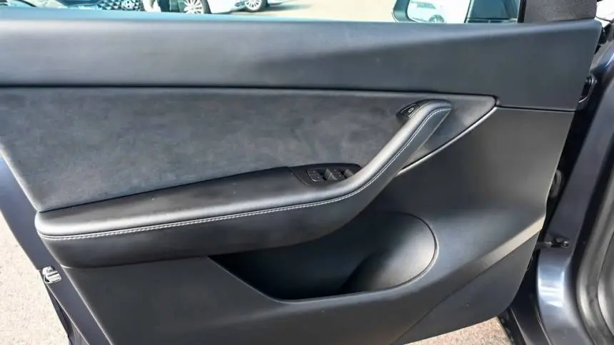 2022 Tesla Model Y 7SAYGDEF5NF325046