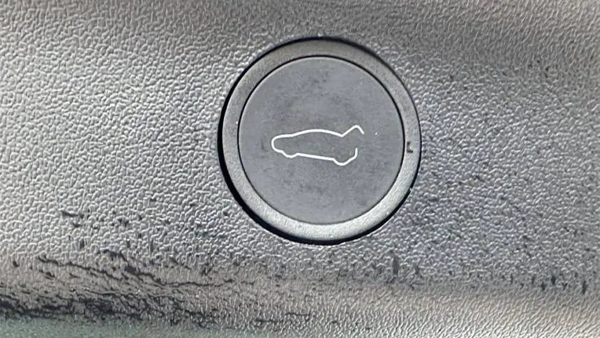 2023 Tesla Model Y 7SAYGDEE3PA051854