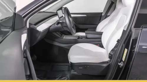 2024 Tesla Model Y 7SAYGDEE7RF995517