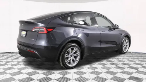 2024 Tesla Model Y 7SAYGDEE7RF995517