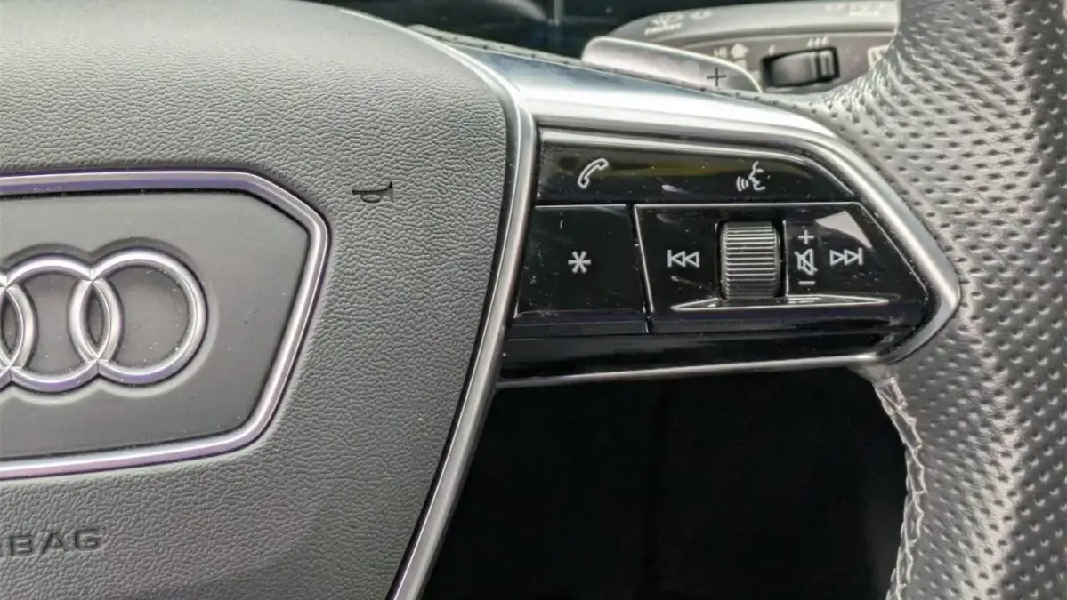 2023 Audi e-tron S - Images - 11