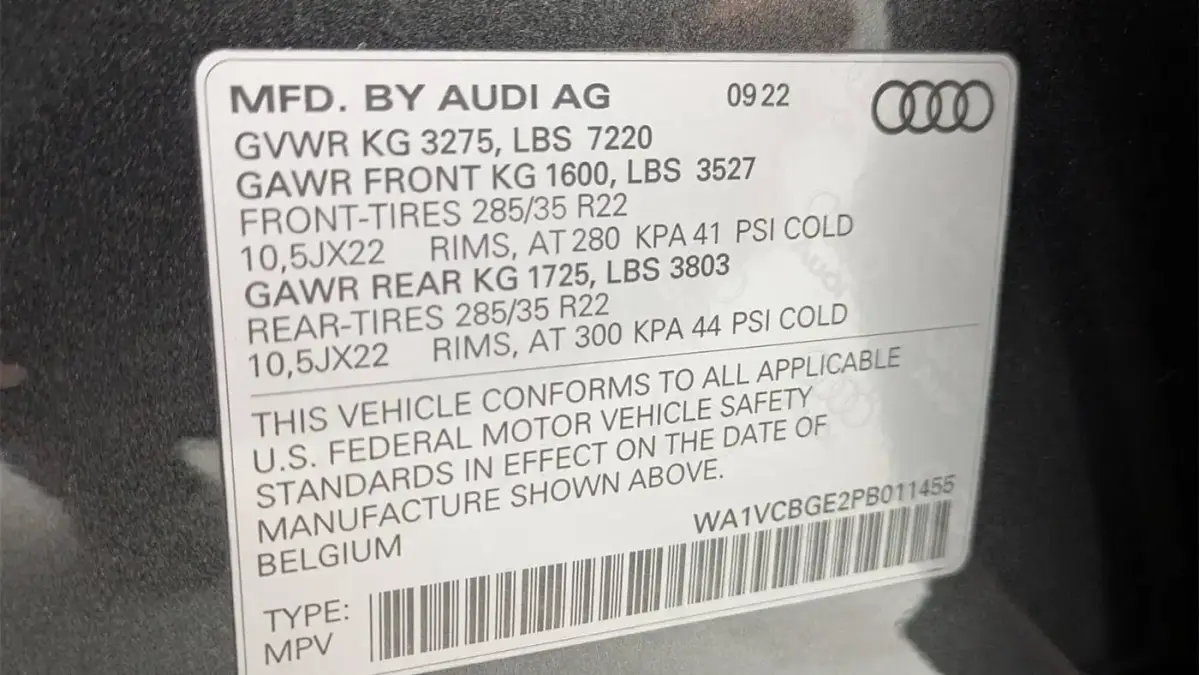 2023 Audi e-tron S - Images - 17