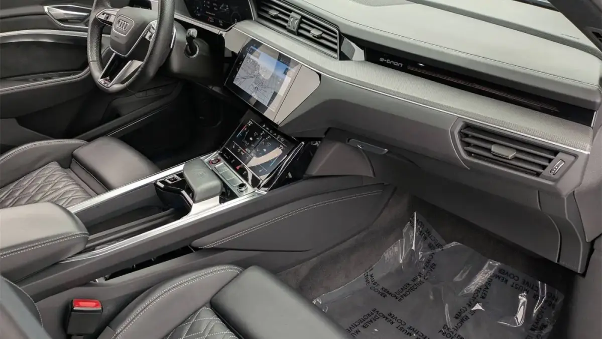 2023 Audi e-tron S - Images - 21