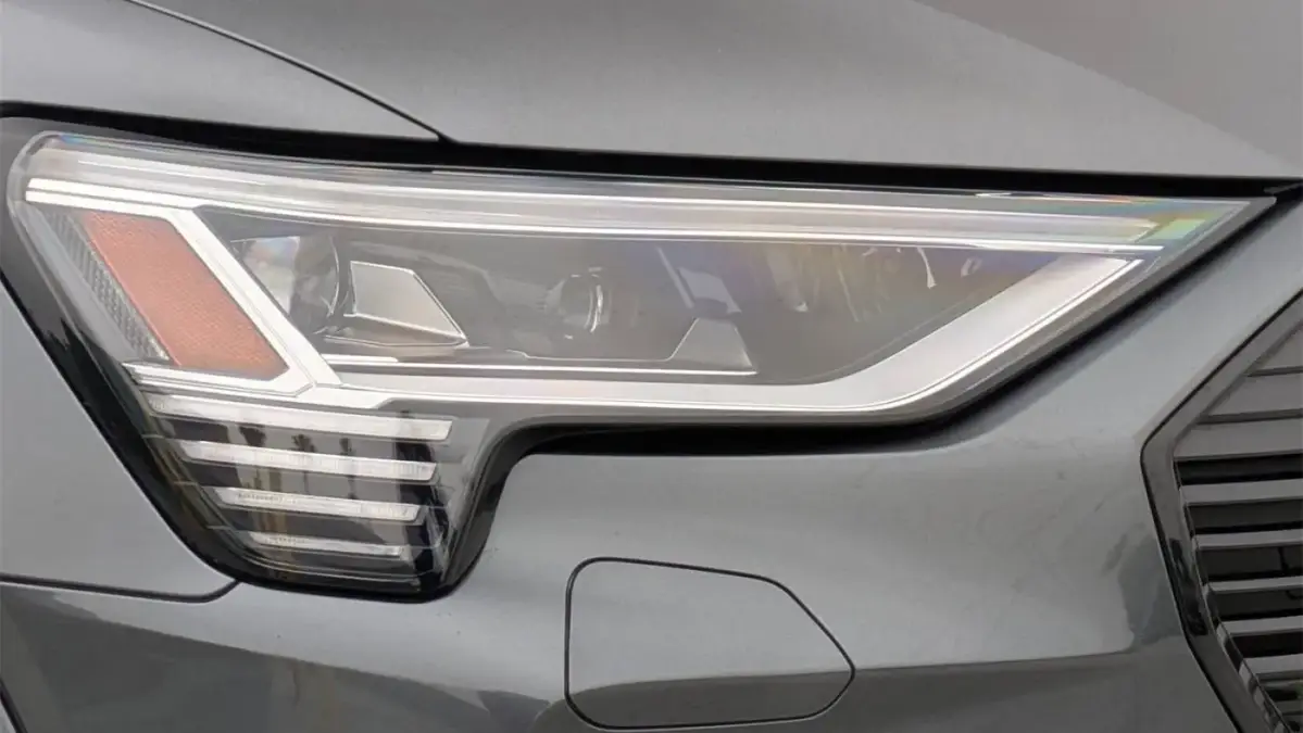 2023 Audi e-tron S - Images - 25