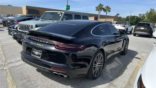 2018 Porsche Panamera - Images - 2