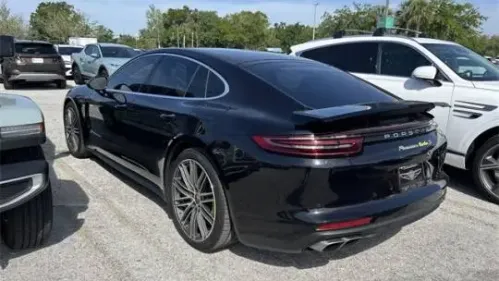 2018 Porsche Panamera - Images - 3