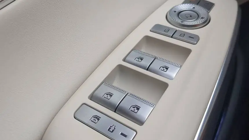 2023 Genesis Electrified GV70 5NMMCET11PH000965
