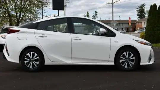 2019 Toyota Prius Prime - Images - 8
