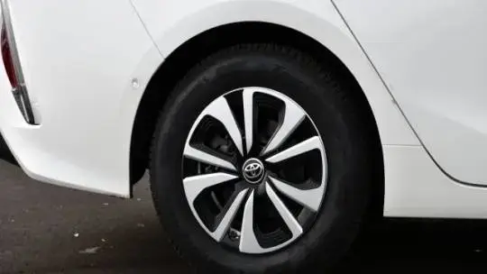 2019 Toyota Prius Prime - Images - 10