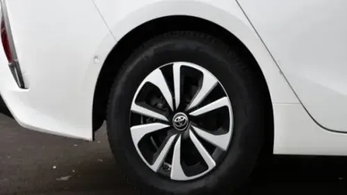 2019 Toyota Prius Prime - Images - 10