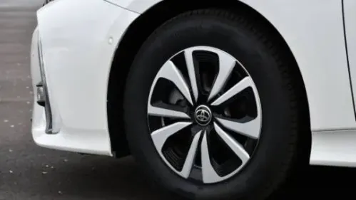 2019 Toyota Prius Prime - Images - 12