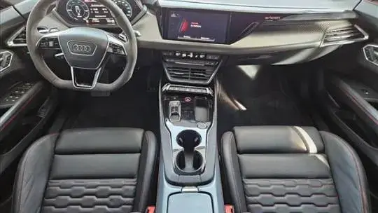 2022 Audi RS e-tron GT - Images - 15
