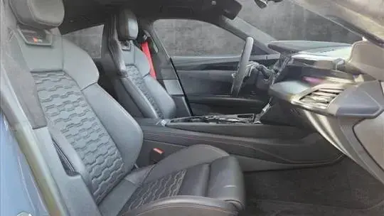 2022 Audi RS e-tron GT - Images - 18
