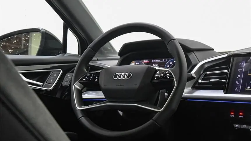 2025 Audi Q4 e-tron WA1LUBFZ6SP043605