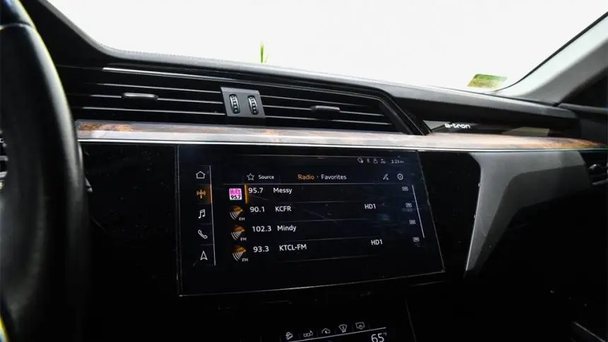 2019 Audi e-tron WA1VABGE6KB020724