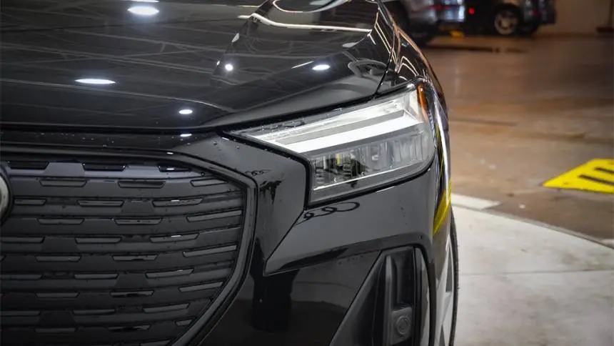 2025 Audi Q4 e-tron WA1LUBFZ6SP043605