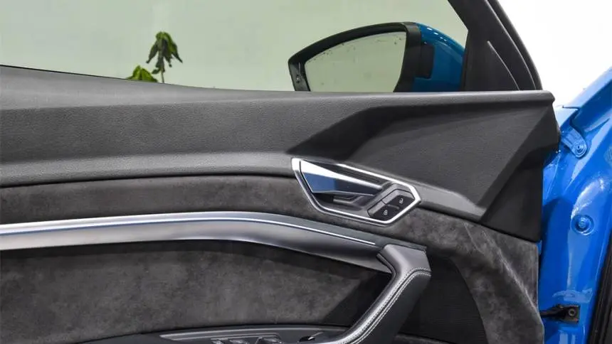 2019 Audi e-tron WA1VABGE6KB020724