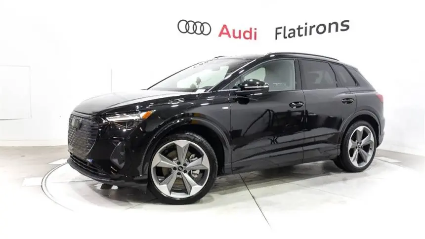 2025 Audi Q4 e-tron WA1LUBFZ6SP043605