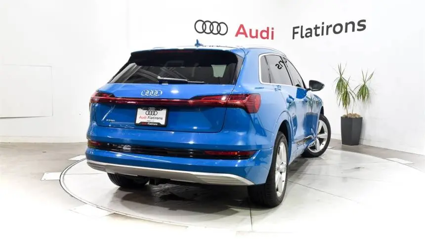2019 Audi e-tron WA1VABGE6KB020724
