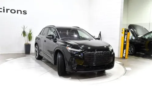 2025 Audi Q4 e-tron WA1LUBFZ6SP043605