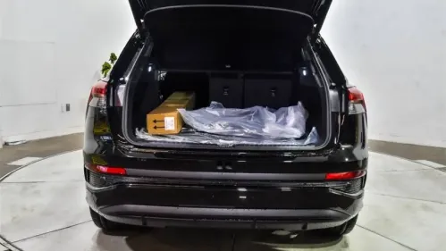 2025 Audi Q4 e-tron WA1LUBFZ6SP043605