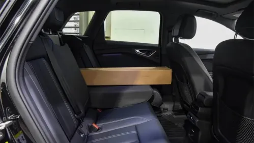 2025 Audi Q4 e-tron WA1LUBFZ6SP043605
