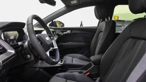 2025 Audi Q4 e-tron WA1LUBFZ6SP043605