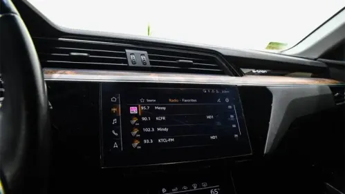 2019 Audi e-tron WA1VABGE6KB020724