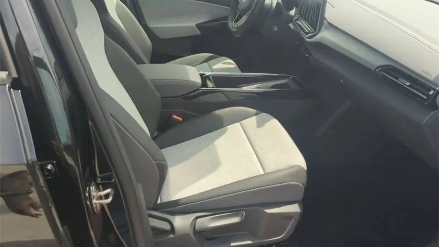 2025 Volkswagen ID.4 1V2DSPE88SC005501