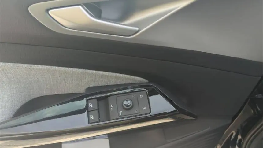 2025 Volkswagen ID.4 1V2DSPE88SC005501