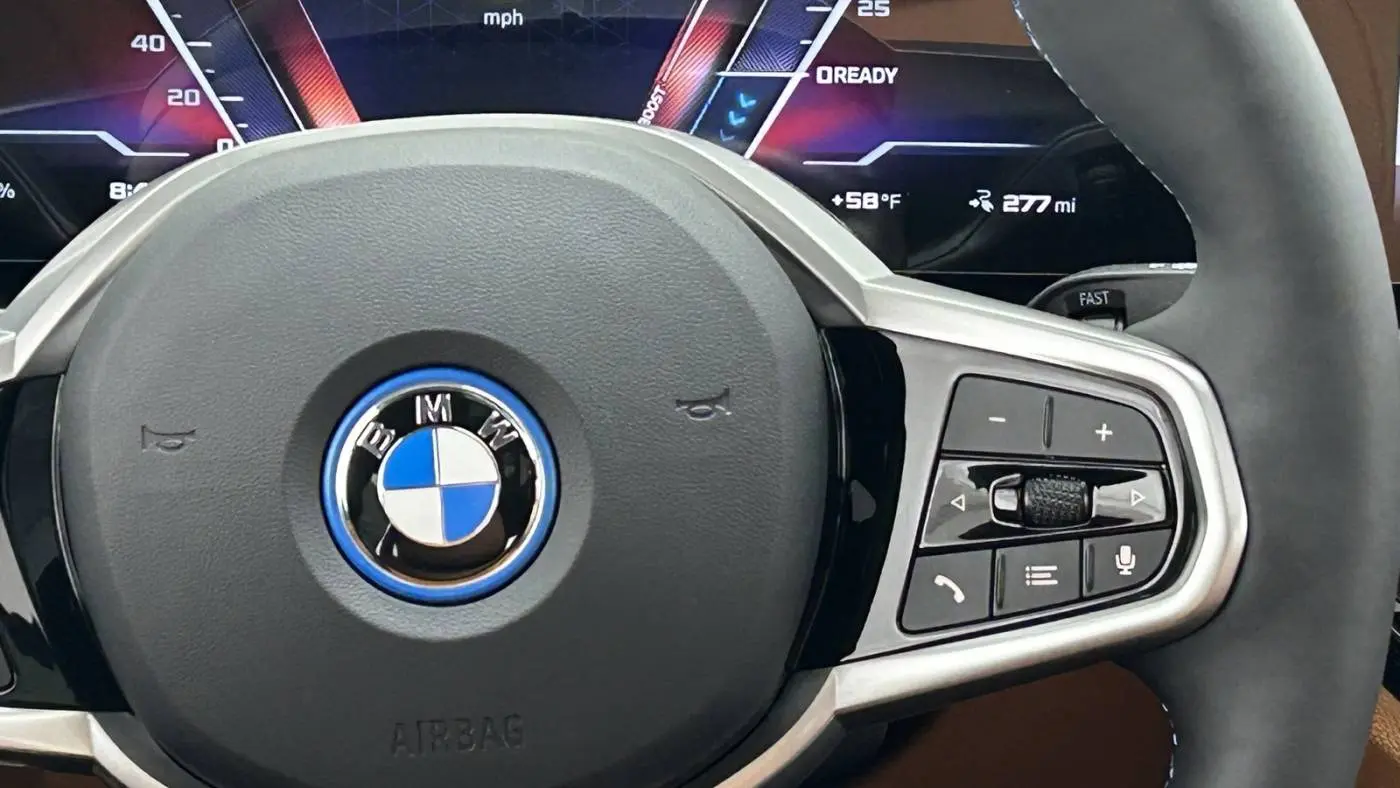 2025 BMW i4 WBY33HD0XSFU98803