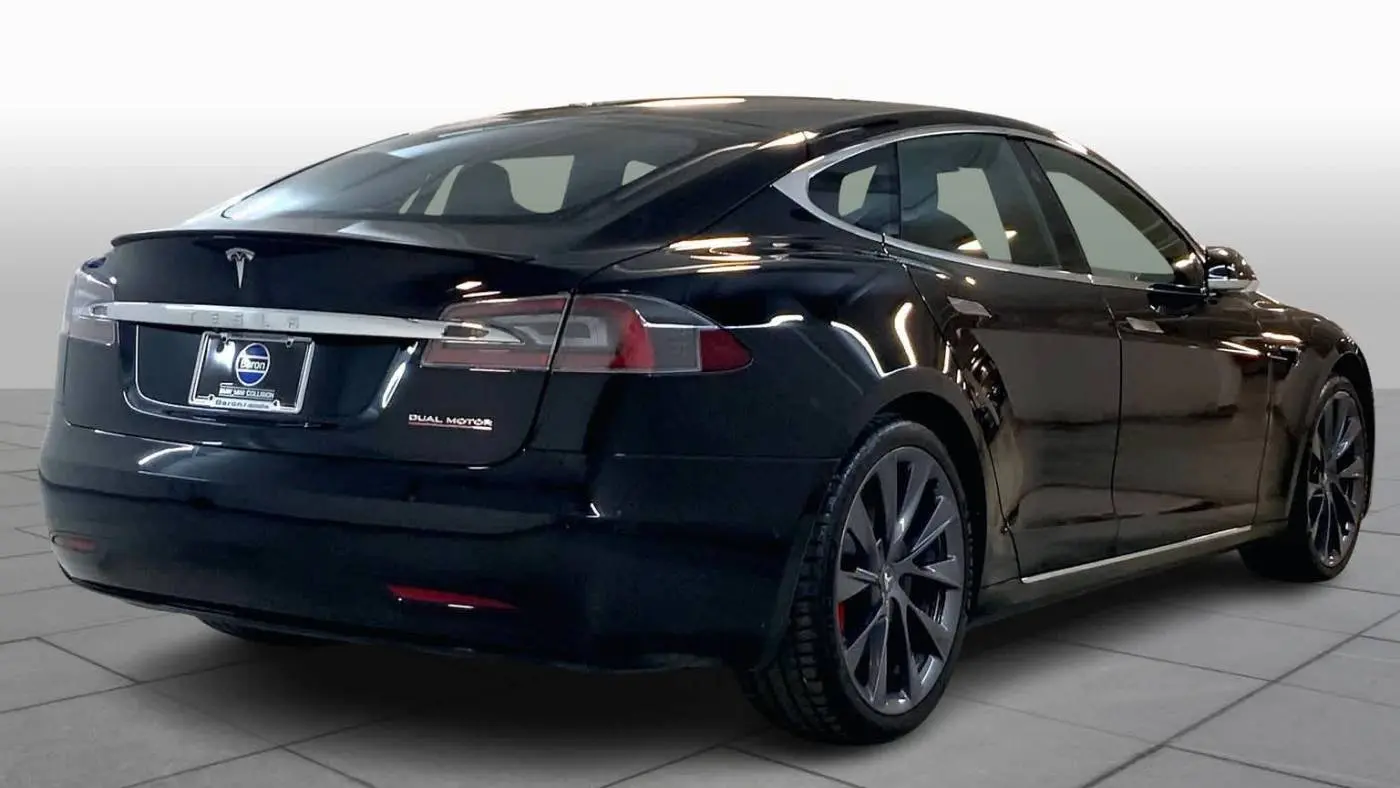 2021 Tesla Model S 5YJSA1E43MF418518