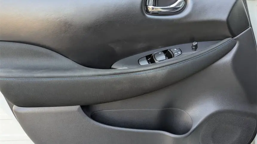 2022 Nissan LEAF 1N4AZ1CV6NC560141