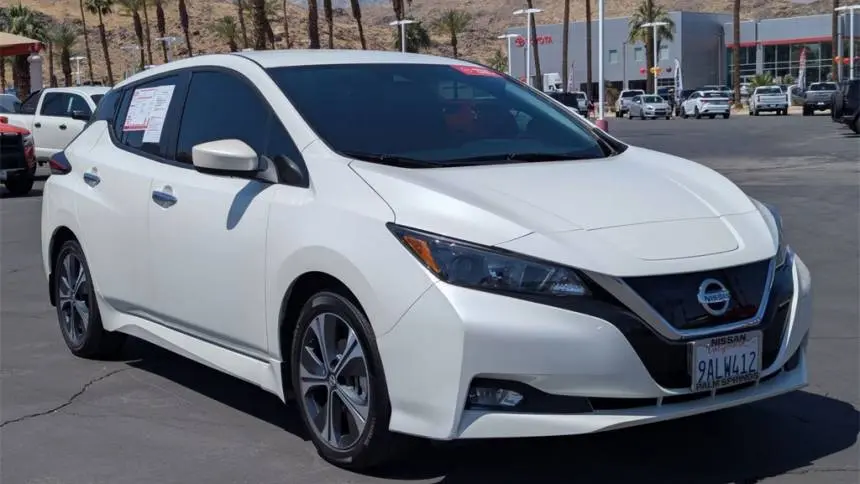 2022 Nissan LEAF 1N4AZ1CV6NC560141