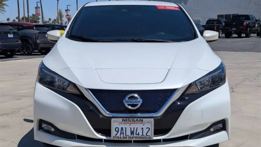 2022 Nissan LEAF 1N4AZ1CV6NC560141