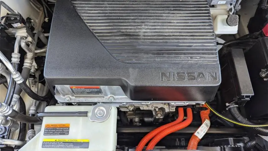 2022 Nissan LEAF 1N4AZ1CV6NC560141
