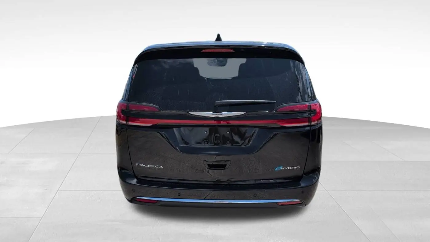 2025 Chrysler Pacifica 2C4RC1S70SR576050