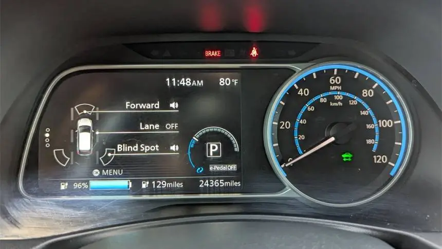 2022 Nissan LEAF 1N4AZ1CV6NC560141