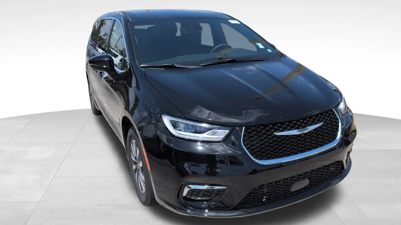 2025 Chrysler Pacifica 2C4RC1S70SR576050