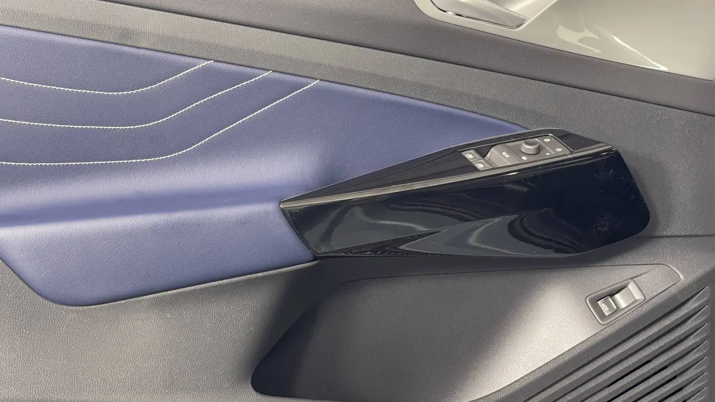 2025 Volkswagen ID.4 1V2WSPE85SC004878